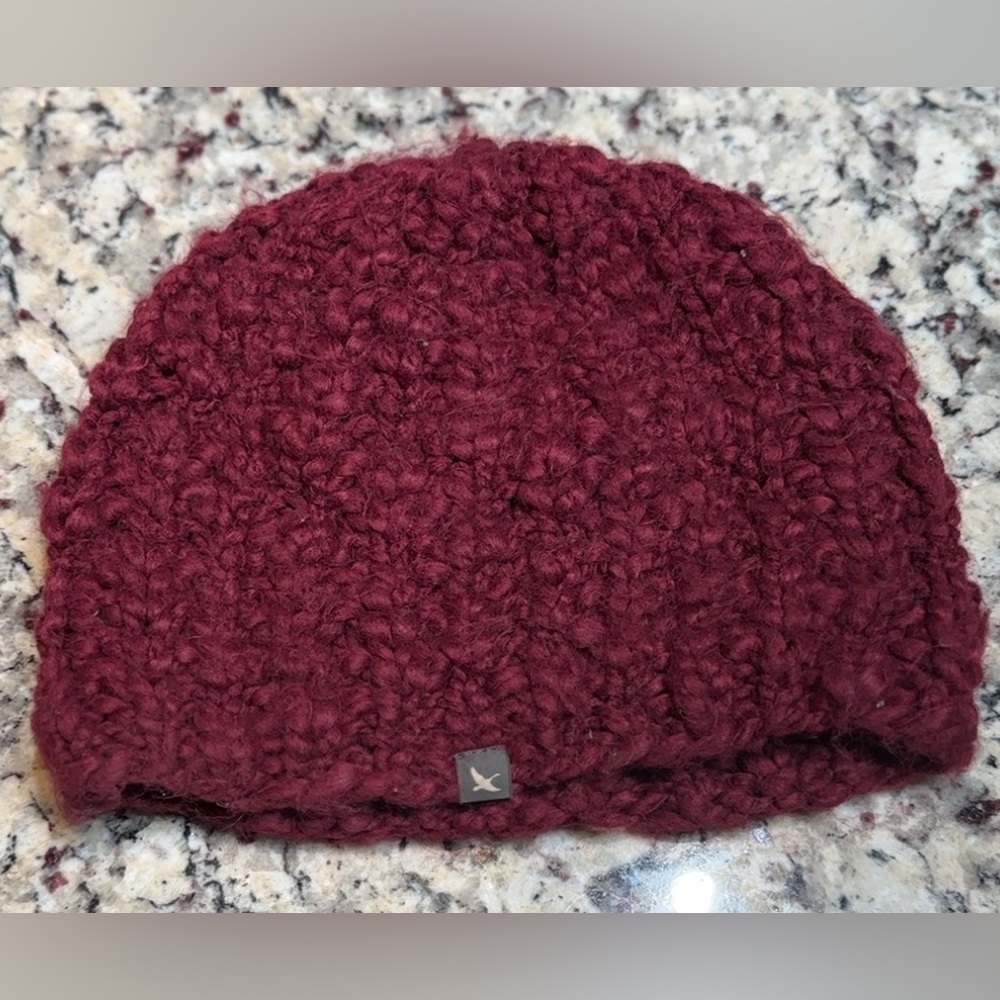 Eddie Bauer Burgundy Cable Knit Beanie Hat One Size

￼